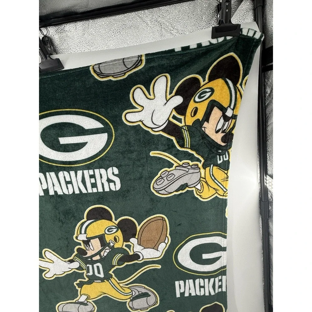 Disney NFL Green Bay Packers Mickey Mouse Throw Blanket Soft 36 X 48